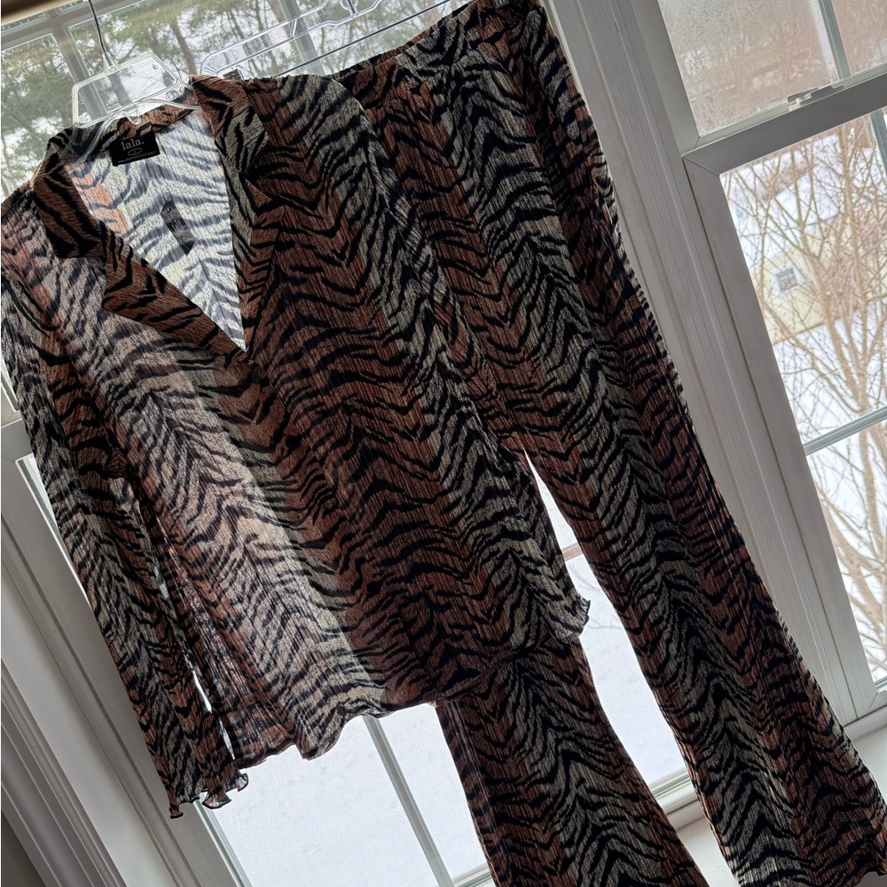Dressed in Lala - Long Sleeve Plissé Top & Pants Set in Tiger 🐅